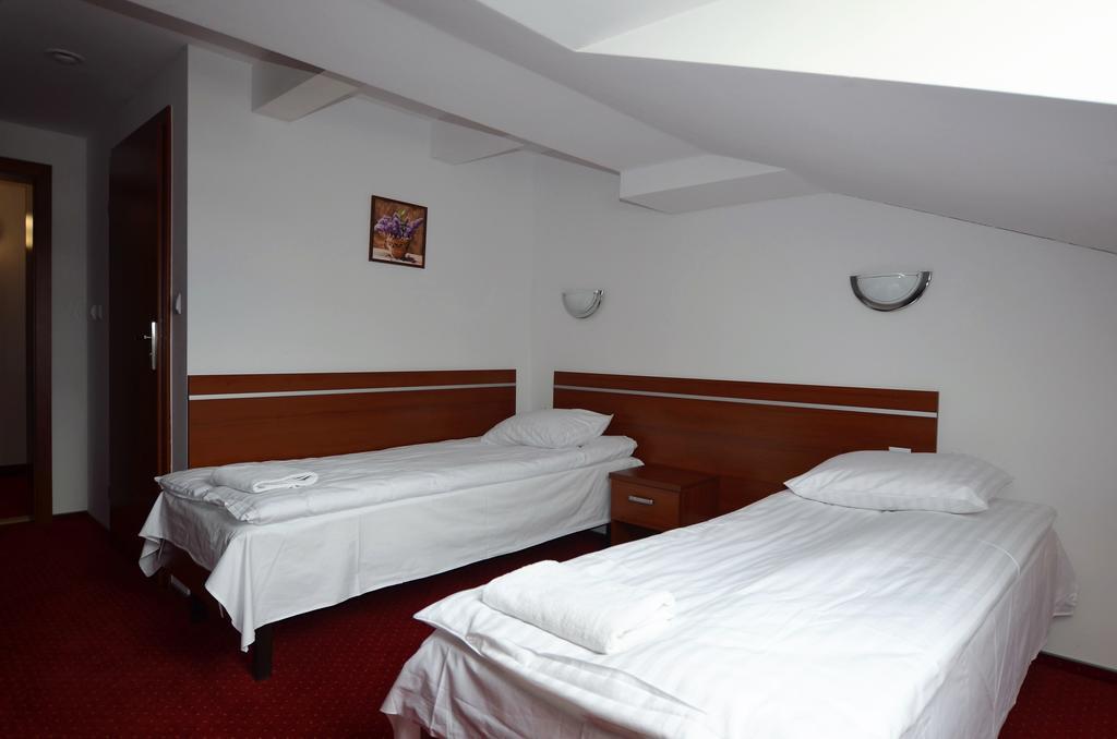 Gorska Dolina Bed and Breakfast Stronie Śląskie Rum bild
